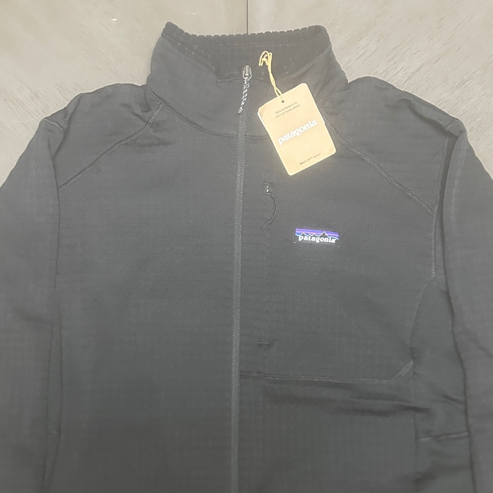 Patagonia Men’s R1 Jacket - Full Zip - Large